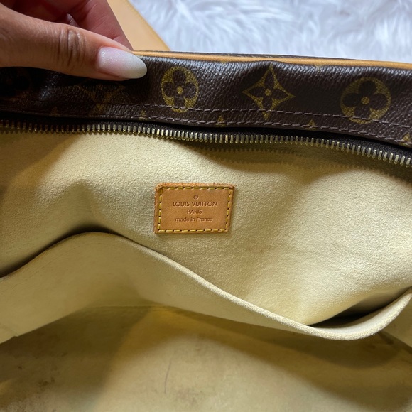 Auth Louis Vuitton Monogram Manhattan GM - Picture 9 of 16